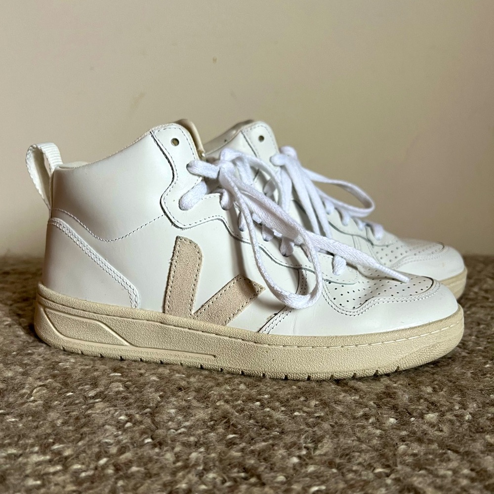 Veja V-15 sneakers size 37, us 6
